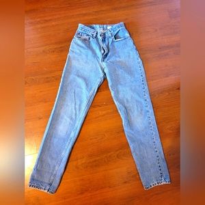 Vintage women's juniors levis jeans
